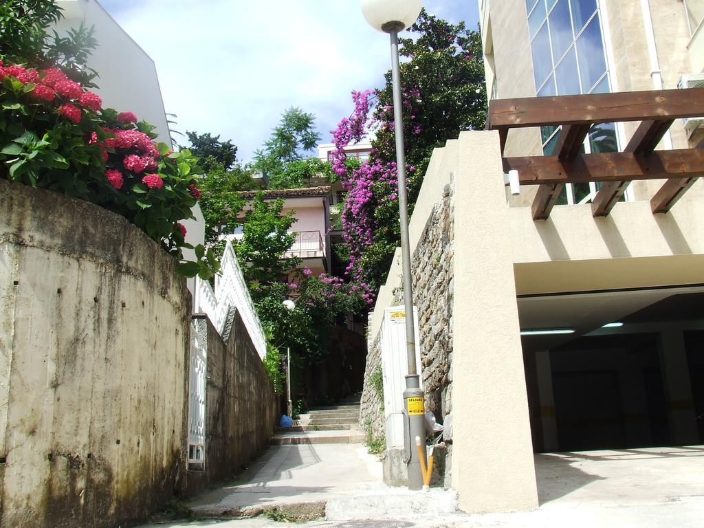 Sarap Apartments ブドヴァ エクステリア 写真